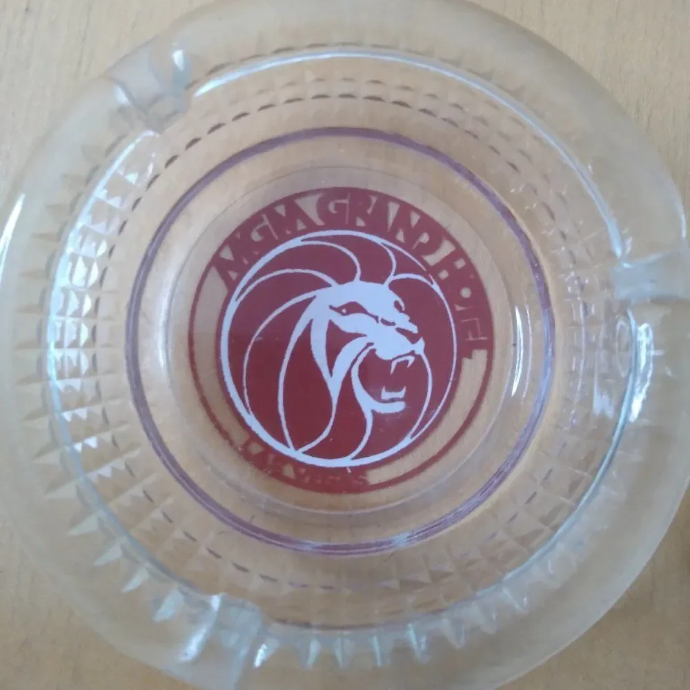 Vintage MGM Grand Hotel Desert Inn Ashtrays Glass (2)